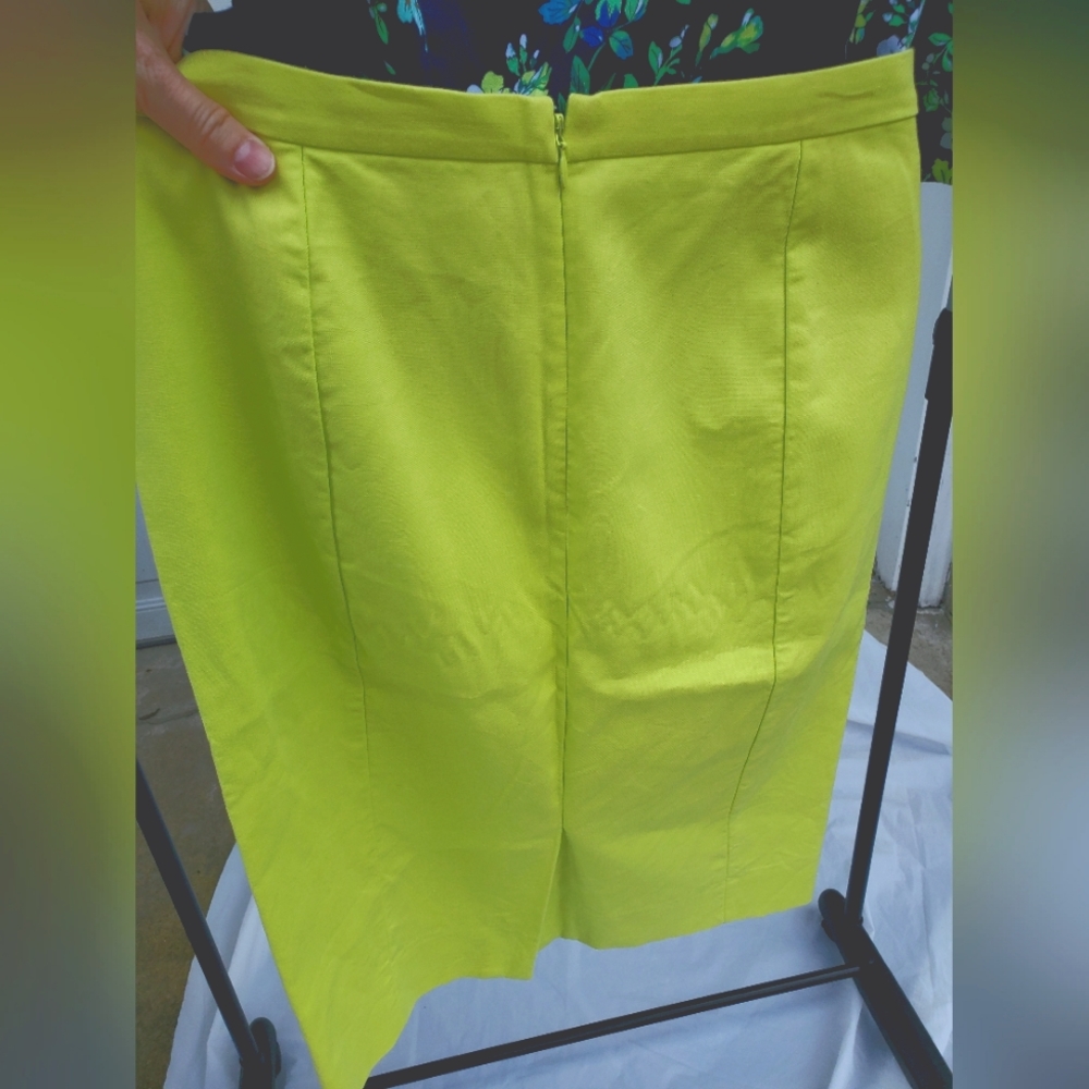 J. Crew Like New Neon Green Pencil Skirt